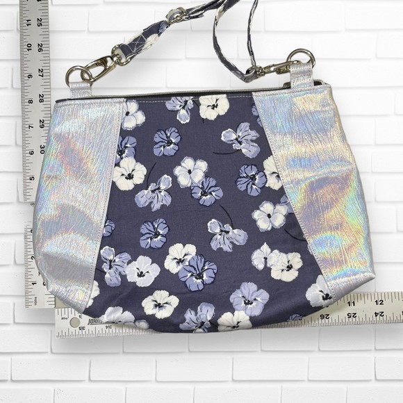 Floral Elegance: Handmade Pansy Print Purse with Iridescent Accents - Picture 5 of 6